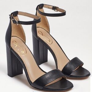 Yaro Block Heel Sandal black size 8.5